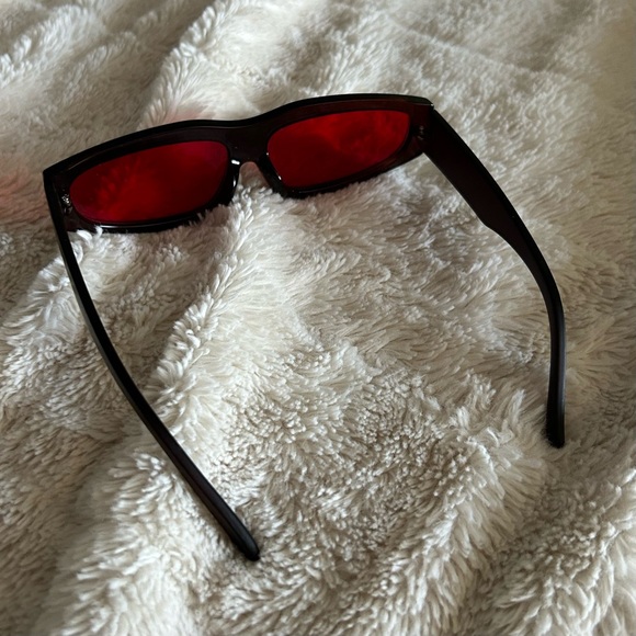 Retro Sunglasses - Picture 3 of 3